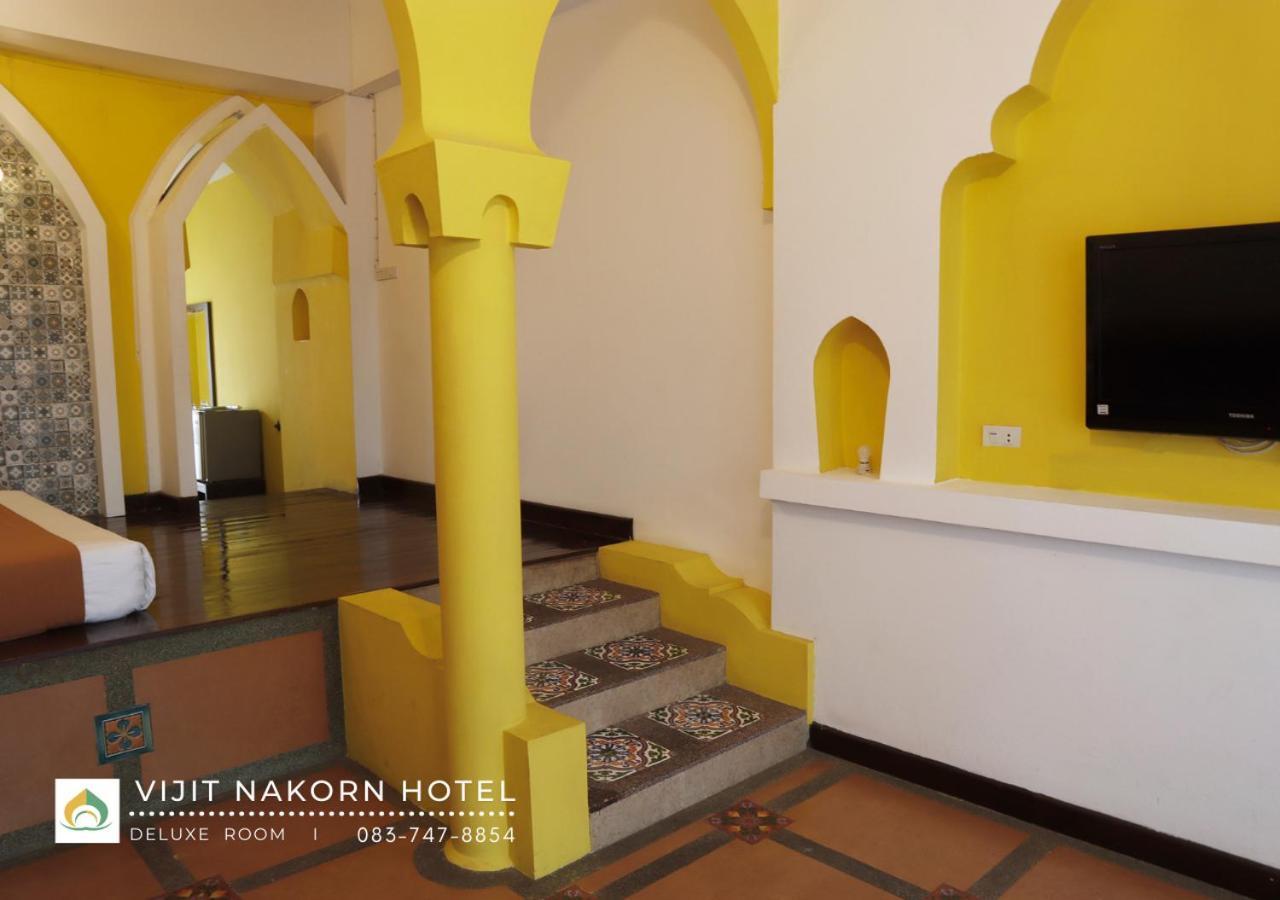 Vijit Nakorn Hotel Sisaket Ngoại thất bức ảnh